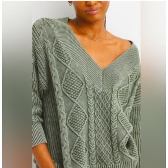 ✨️Aerie NWOT! Army Green Cable Knit V Neck Oversized Sweater! - Picture 1 of 6